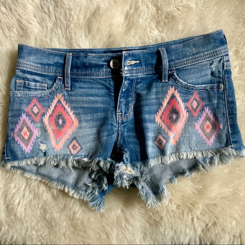 Hollister Low Rise Short Shorts size 0